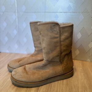 UGG Boots Abree Short ll Side Zipper w/Treadlite Soles Classic Brown Size 10